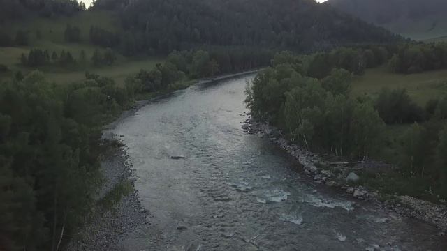 Вечерняя река Чарыш на Алтае смотреть онлайн
