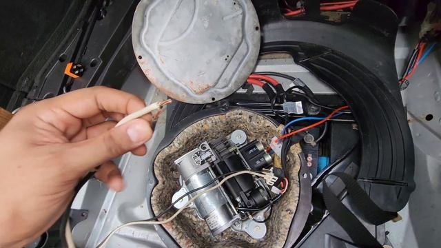 Self Leveling Suspension Override / Manual inflation BMW X5 E53 смотреть онлайн