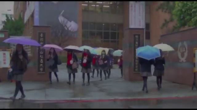 Taiwanese schools make girls wear knee-high skirts in cold weather смотреть онлайн
