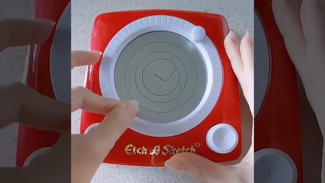Etch A Sketch Revolution Unboxing and first impressions смотреть онлайн