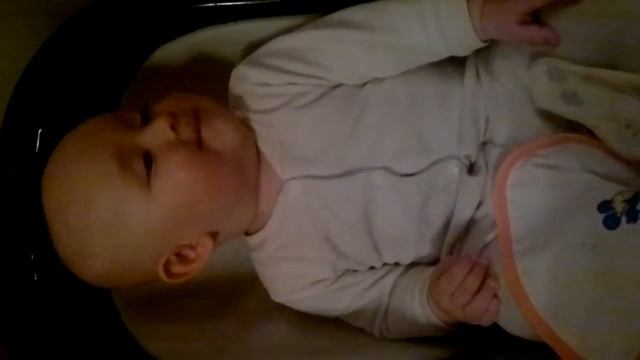 Ребенок смеется!!ОТПАД!! смотреть онлайн