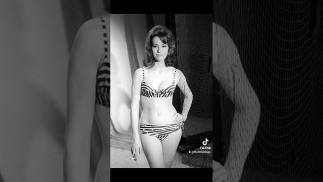 Claudine Auger. смотреть онлайн