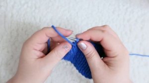 Как сделать фиксированный отворот на шапке. Мастер класс для начинающих.