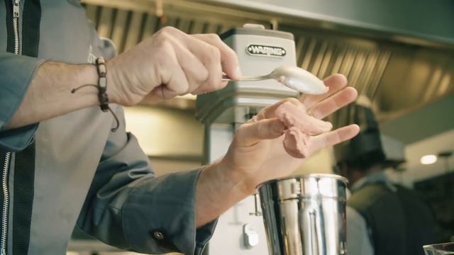 Waring Milkshake Mixer WDM120K (GH483) смотреть онлайн
