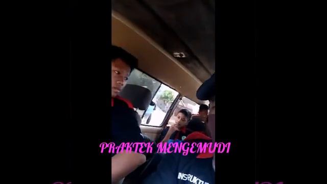 Santri SMK DARUL ISTIQOMAH praktek Mengemudi смотреть онлайн