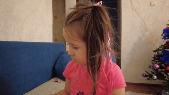 Развивающие наклейки. Найди. Покажи. Наклей. Большая книга с наклейками у Эмилии.