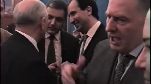Горбачев и Жириновский. Встреча на приеме. 90-е годы. смотреть онлайн