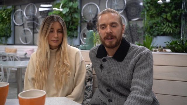 Отзыв о йоге с Каруной от Виктора и Ульяны (основателей крупнейшей CYCLE & YOGA студии в России) смотреть онлайн