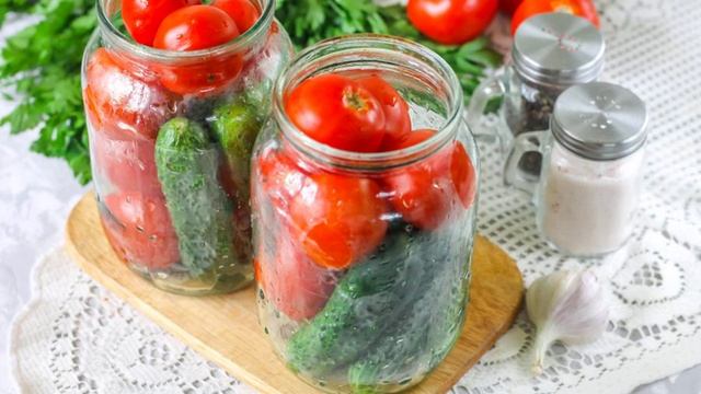 Маринованные огурцы с помидорами смотреть онлайн