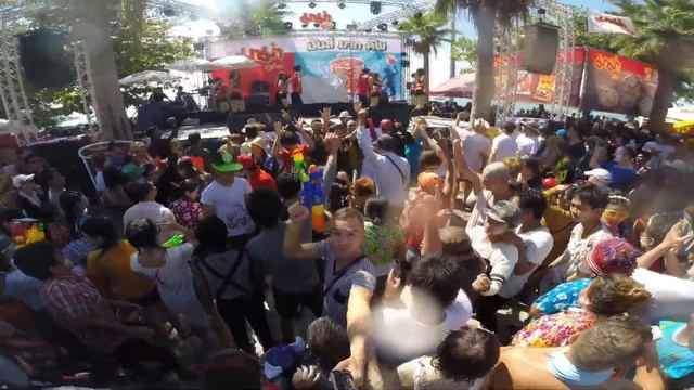 Songkran in Pattaya Тайский Новый год. Паттая. 19/04/2015 смотреть онлайн