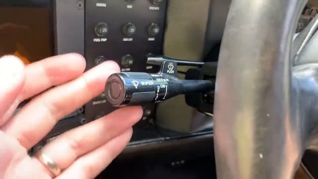 Vector W8 - это безумнейший когда-либо выпускавшийся суперкар. смотреть онлайн