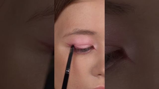 РОЗОВЫЙ МАКИЯЖ СО СТРЕЛКАМИ ? Свежий макияж на лето смотреть онлайн