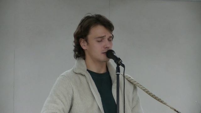 Музыка в метро. Иван Лаврухин ноябрь 2023 смотреть онлайн