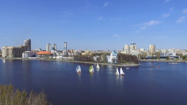 Весенний Екатеринбург с высоты птичьего полета. Плотинка, Макаровский мост. смотреть онлайн