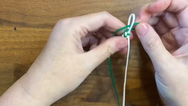 Scoubi Club - Butterfly Stitch Bracelet Tutorial смотреть онлайн