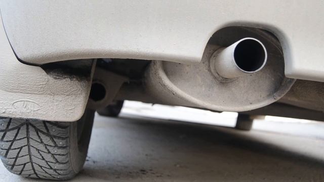 Лада Калина 1119: Заводской глушитель после 6 лет использования (pt.2) (1080p) смотреть онлайн