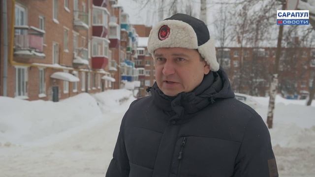 УБОРКА СНЕГА НА УЛИЦАХ САРАПУЛА смотреть онлайн