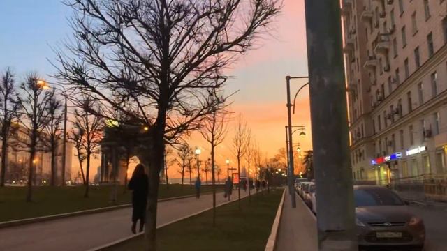 Не успеешь глазом моргнуть, а уже вечер