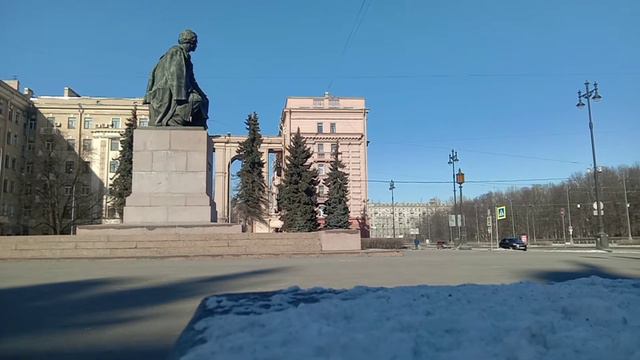 Памятник Чернышевскому смотреть онлайн