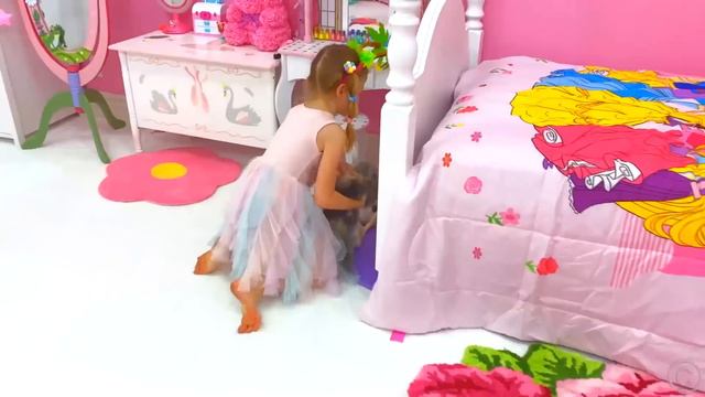 Nastya and dad are going to relax at sea смотреть онлайн