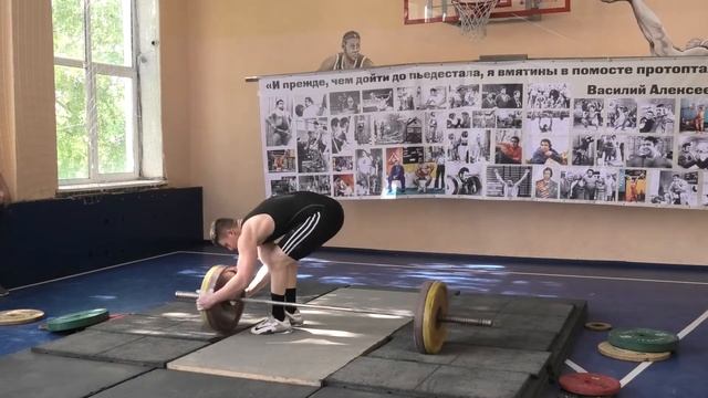 Соревнования по тяжёлой атлетике в Шахтинском кадетском корпусе смотреть онлайн