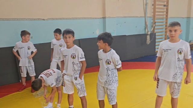 Экипировка для Донгаронских тигров/Греко-римская борьба/Клуб"АРС"/ смотреть онлайн