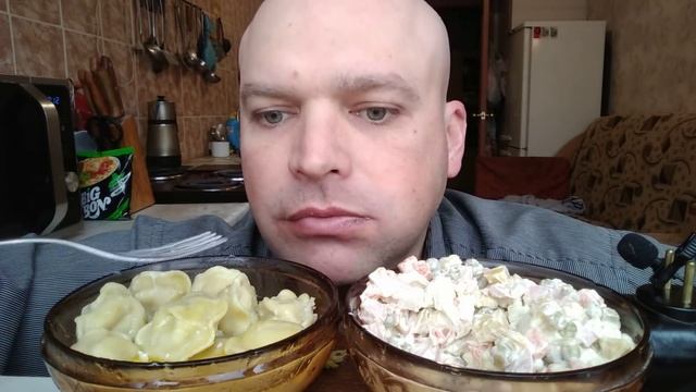 МУКБАНГ пельмени и салат Оливье / ОБЖОР котлеты по киевски смотреть онлайн