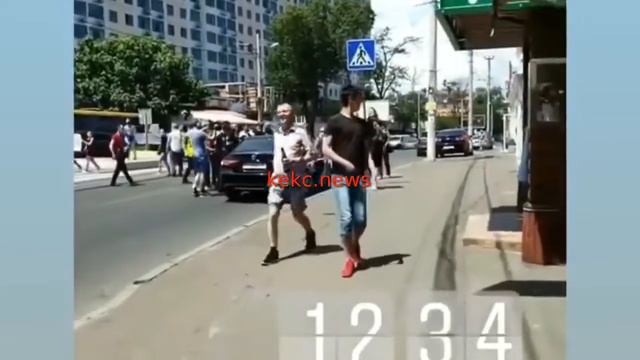 Жители Фонтанской дороги вышли митинговать против стройки и перекрыли проезжую часть смотреть онлайн