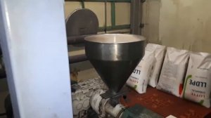 Цех по производству полиэтиленовых пакетов. Работа экструдеров.