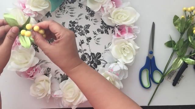 Dollar Tree DIY English Garden Toile Shabby Chic Spring Wreath - Easy $7 смотреть онлайн