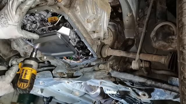 Toyota Yaris/Vios Automatic Transmission Gasket Replacement and ATF Oil смотреть онлайн