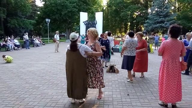 Парк! Летний вечер! Танцы! Orchestra! Music! Dancing! 오케스트라! 음악! 무용! смотреть онлайн