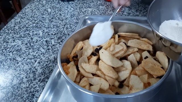 TORTA DE MAÇÃ ALEMÃ! NÃO PRECISA BATER MASSA, SIMPLES, FÁCIL DE FAZER E DELICIOSA.