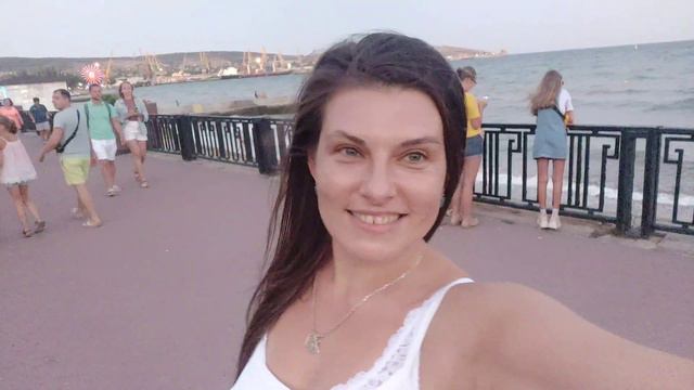 На набережной с саксофонистом! СНОВА СТОЮ ОДНА... ФЕОДОСИЯ 5 августа2020 смотреть онлайн