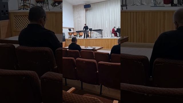 В Дженкинс "В движении" Э. Копецки "Маленький марш" смотреть онлайн