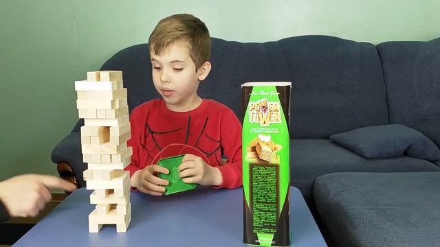 Макс играет в очень прикольную игру с папой Super Max Play Power Tower смотреть онлайн