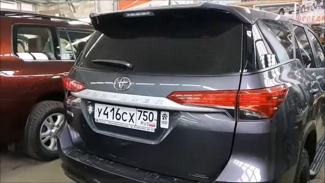 привод задней двери Fortuner смотреть онлайн