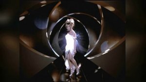Tina Turner - Golden Eye (HD)
