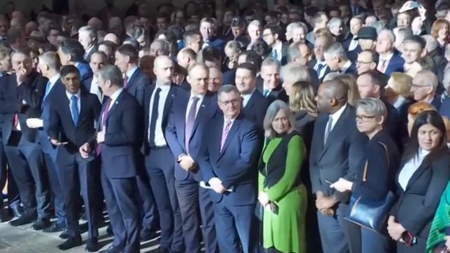 Dominic Raab appears uneasy meeting Starmer at Zelensky address смотреть онлайн