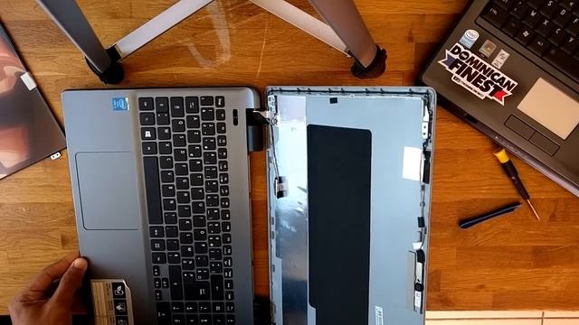 Changement d'ecran Acer Aspire E5 Serie 531, 571 30pin LCD LED |SIEPONLINE| смотреть онлайн