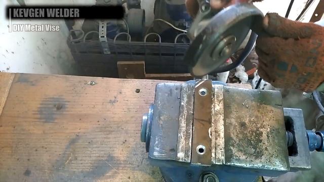 DIY Metal Vise!! Homemade Metal Vise!! How To Make A Metal Vise!! KEVGEN WELDER!!