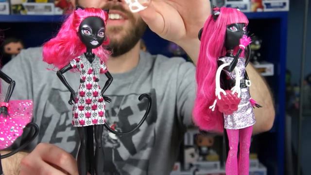 Monster High Geek Shriek Catty Noir Doll Review and Comparison смотреть онлайн