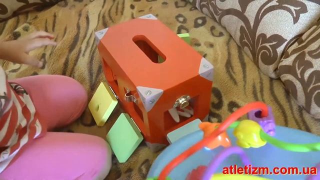 Бизиборд в виде Бизибокса - развивающая игрушка Монтессори для детей. Бизикуб, бизидом. Видео обзор