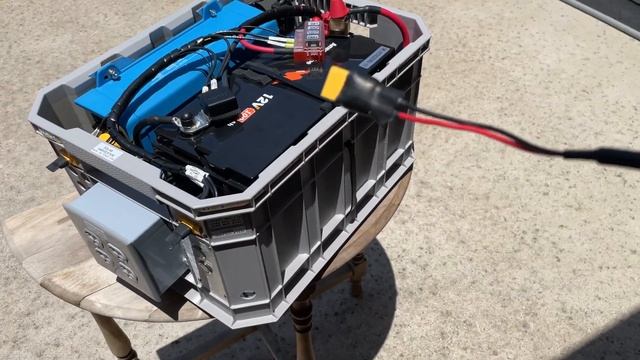 1280Wh LiFePO4 Solar Milk Crate 12V DIY Portable Power Station 800VA Inverter Victron смотреть онлайн