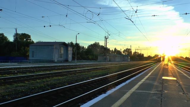 Положили камеру под поезд на железную дорогу смотреть онлайн