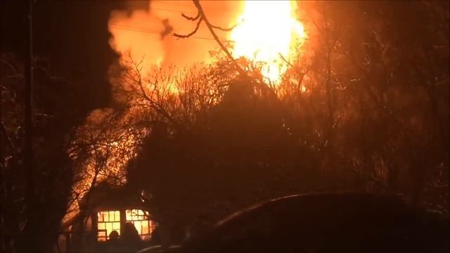 Пожар в Зеленограде на улице Новомалино смотреть онлайн