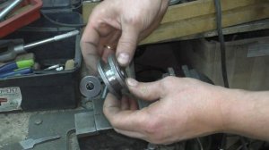 РОЛИКИ БЕЗ ТОКАРКИ ДЛЯ ПОДЪЁМНЫХ ВОРОТ СВОИМИ РУКАМИ ! ROLLERS WITHOUT TOKARKA!