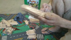 Распаковка детской деревянной игрушечной железной дороги (игрушки для детей) | Laletunes