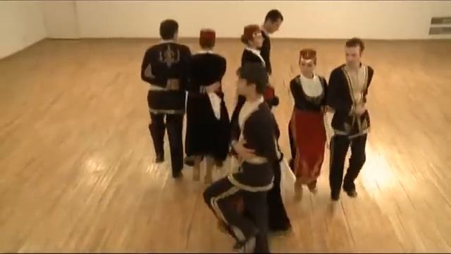 Karin - Ishkhanats Par / Կարին - Իշխանաց Պար смотреть онлайн