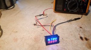 Подключение китайского вольтметра-амперметра